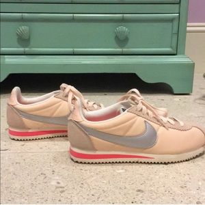 nike cortez peach